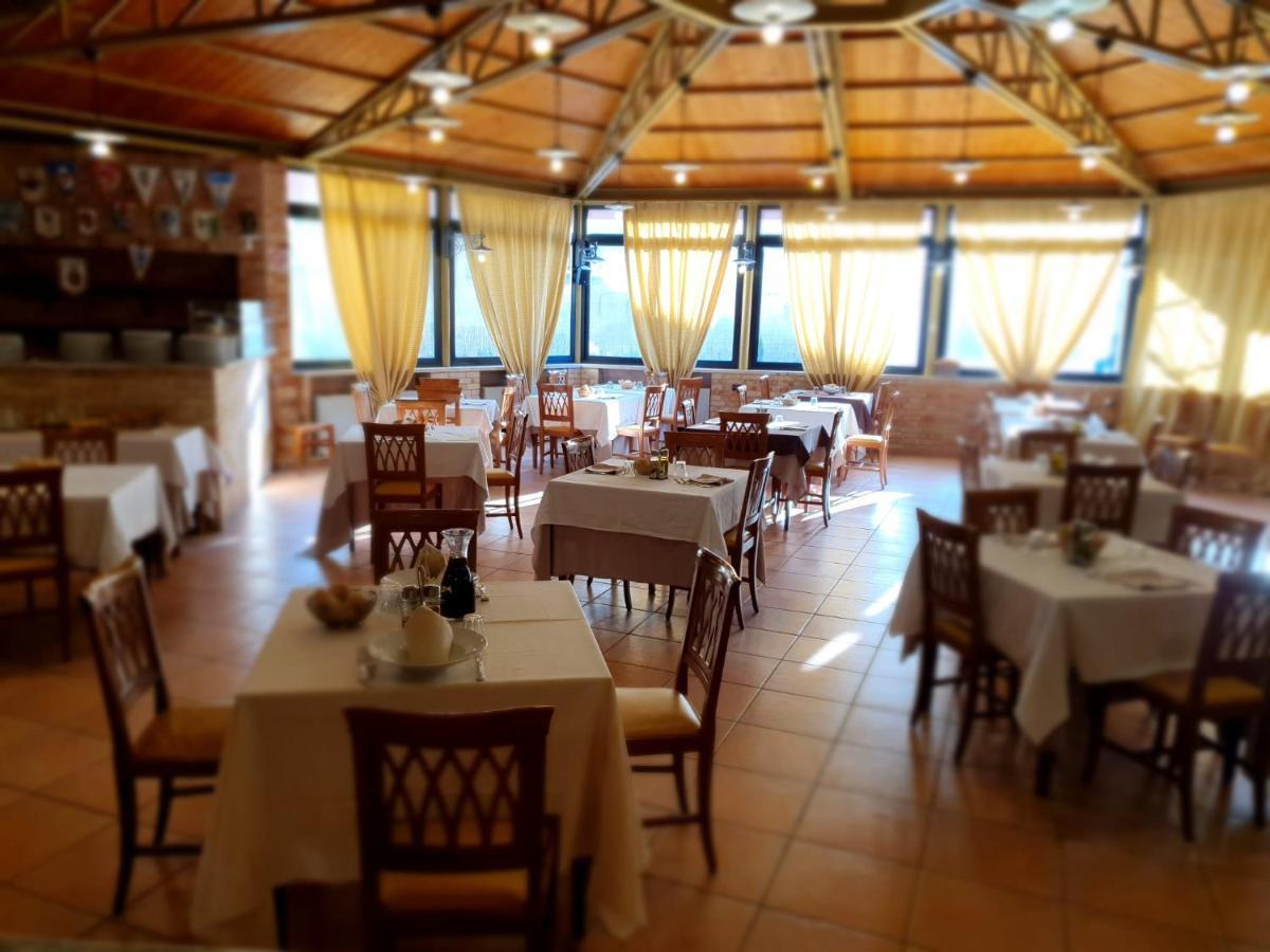 Hotel Holiday Фоджиа Экстерьер фото