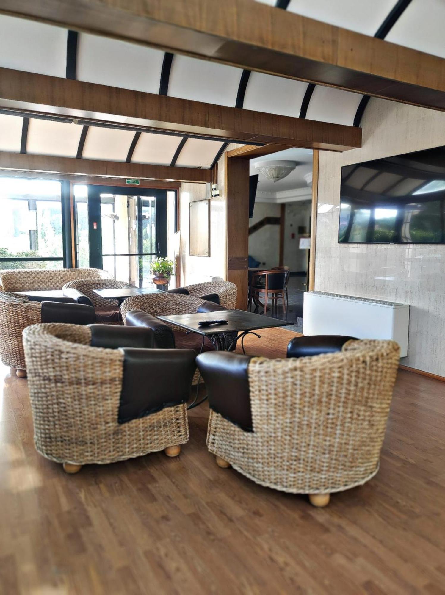 Hotel Holiday Фоджиа Экстерьер фото