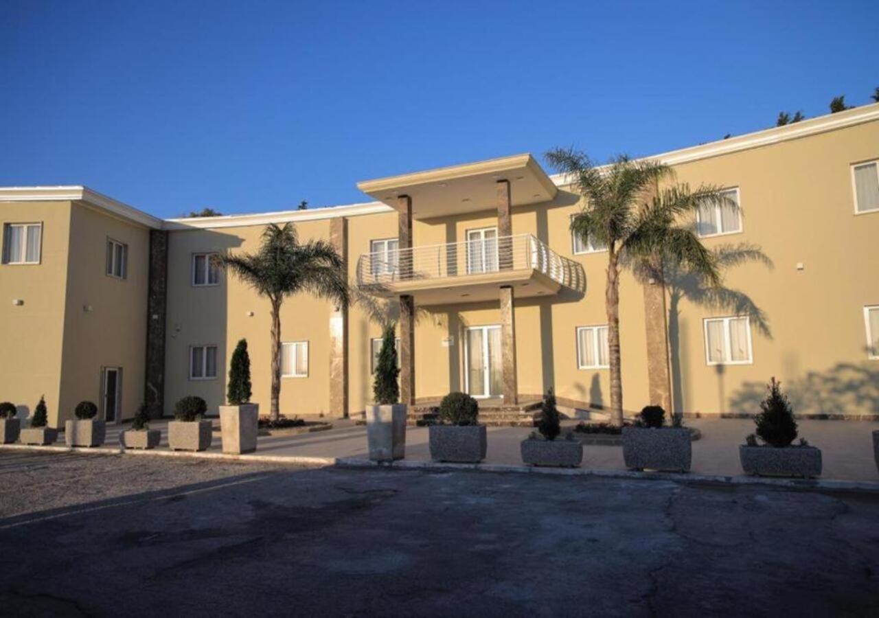 Hotel Holiday Фоджиа Экстерьер фото
