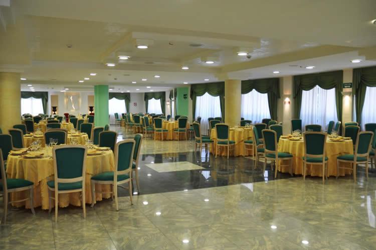 Hotel Holiday Фоджиа Экстерьер фото