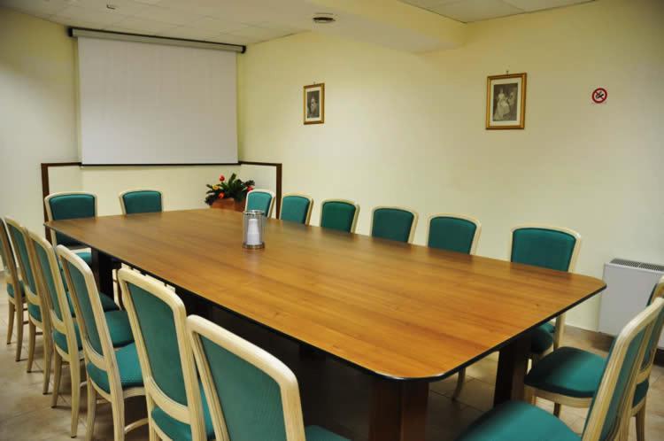 Hotel Holiday Фоджиа Экстерьер фото